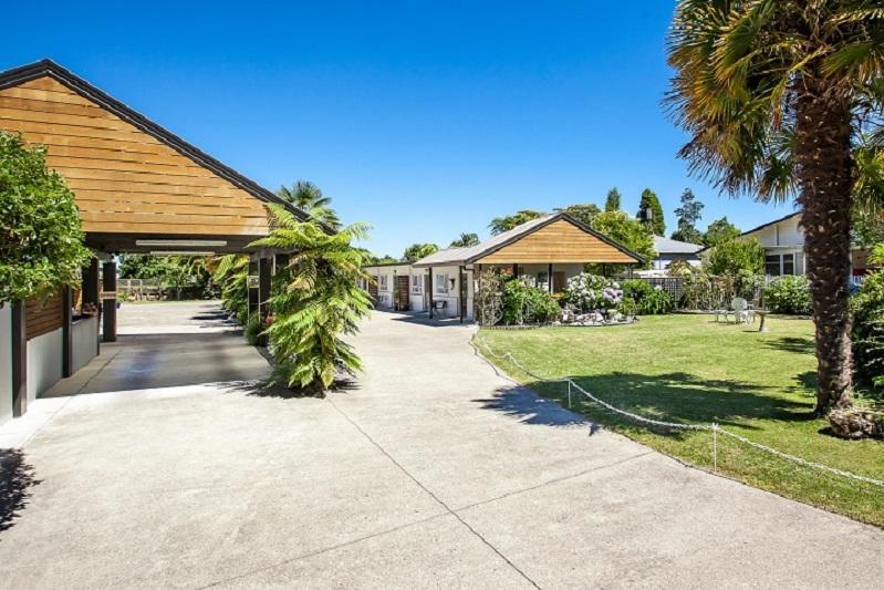 פקטאני Amber Court Motel מראה חיצוני תמונה