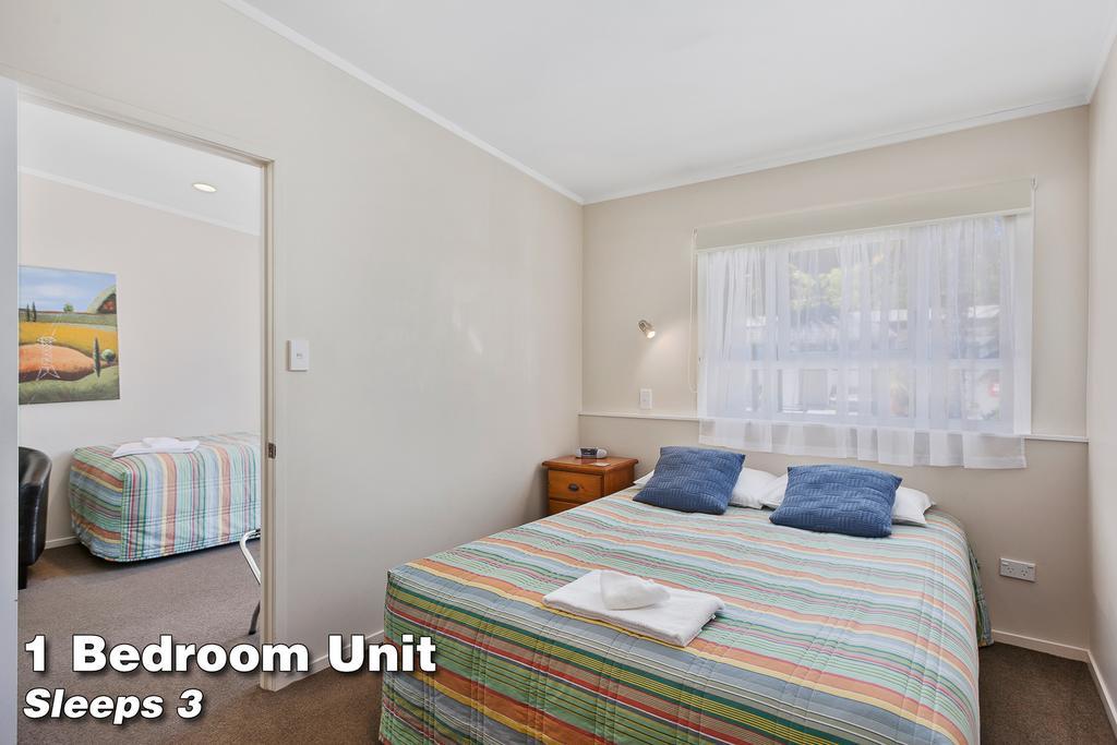 פקטאני Amber Court Motel מראה חיצוני תמונה