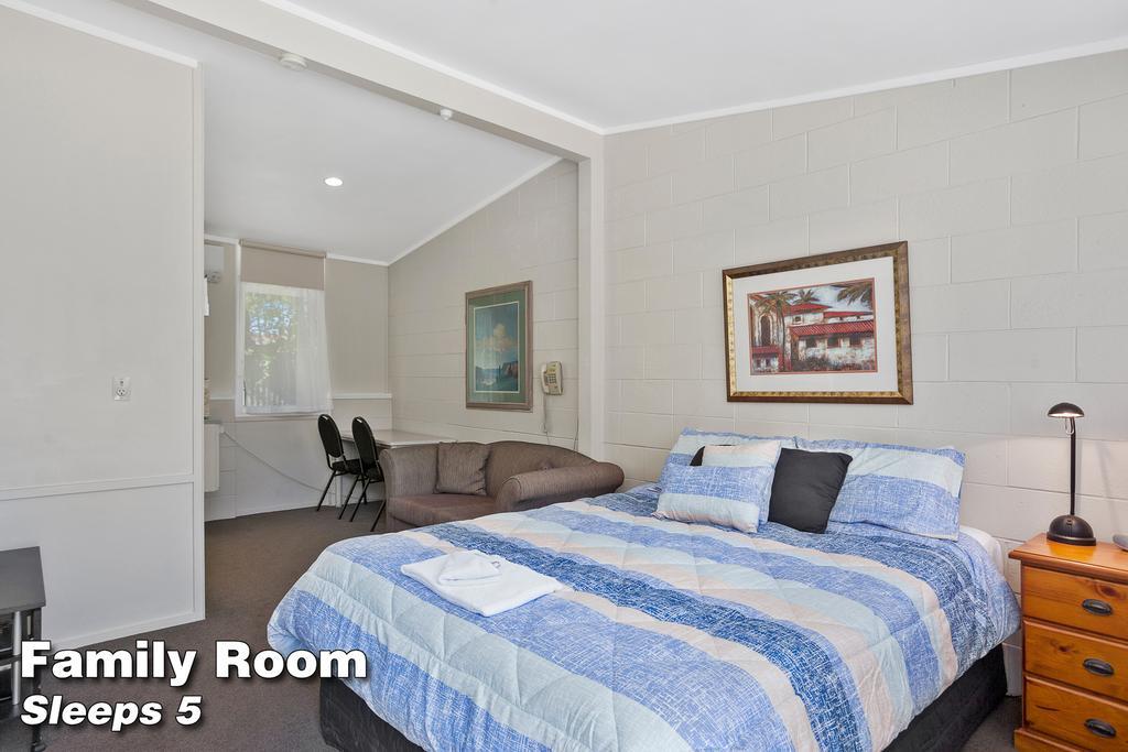 פקטאני Amber Court Motel מראה חיצוני תמונה
