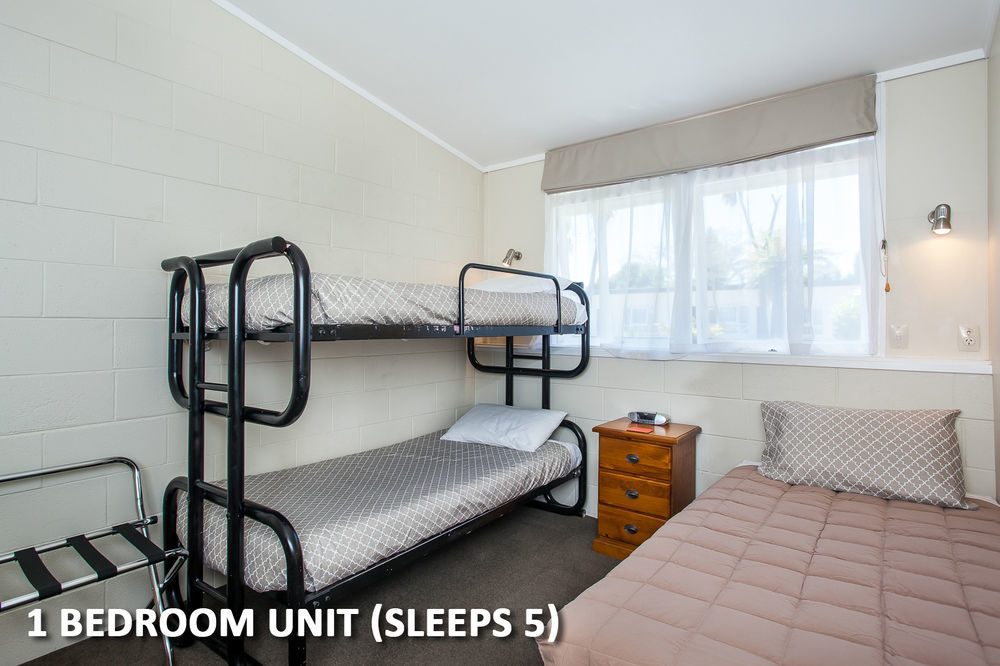 פקטאני Amber Court Motel מראה חיצוני תמונה