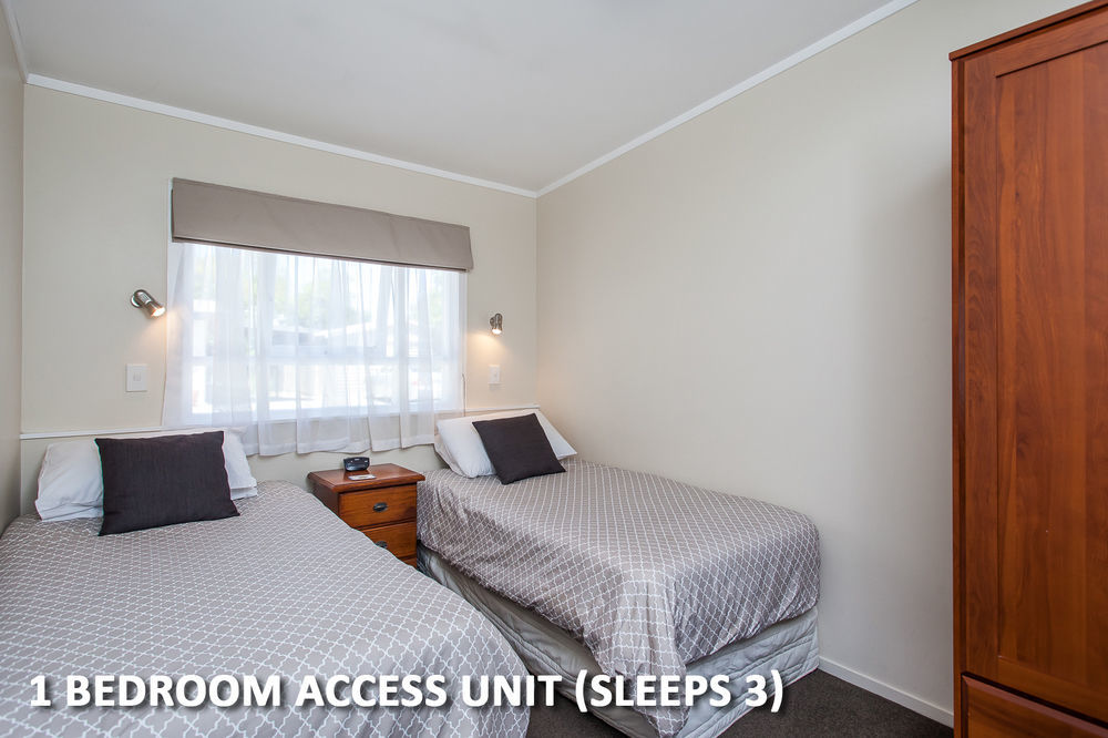 פקטאני Amber Court Motel מראה חיצוני תמונה