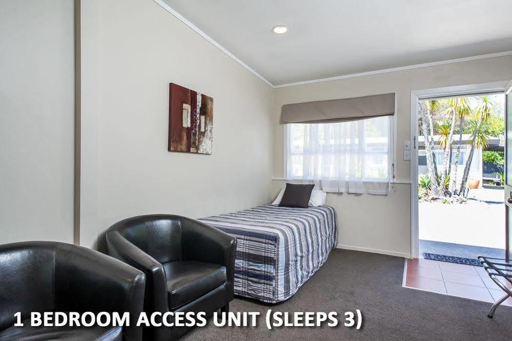 פקטאני Amber Court Motel מראה חיצוני תמונה