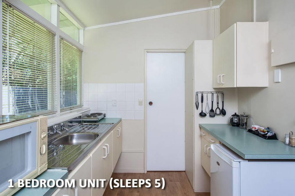פקטאני Amber Court Motel מראה חיצוני תמונה